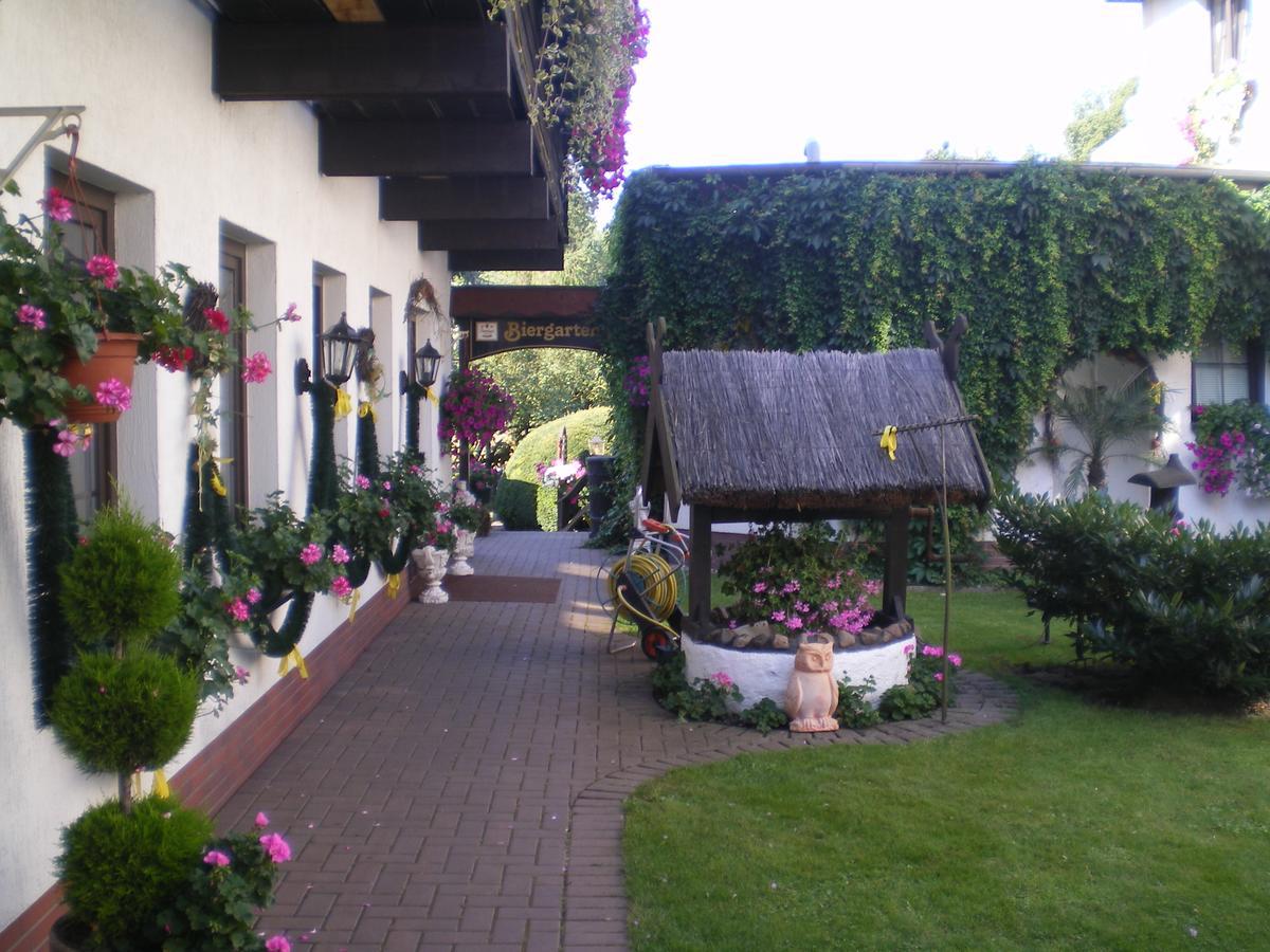 Hotel Am Berg Шпремберг Экстерьер фото
